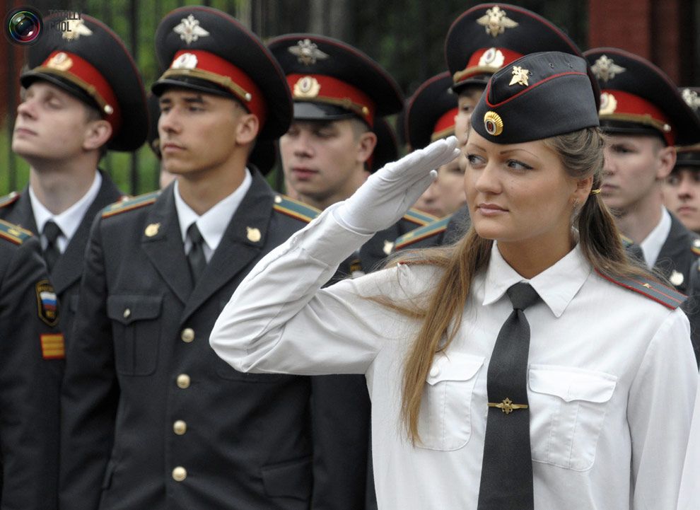 Žene u vojsci, ljepota i opasnost.